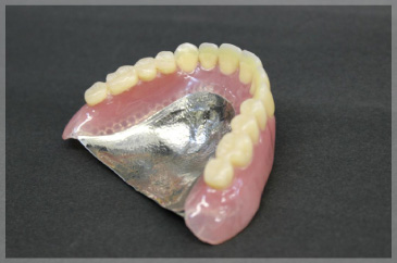 画像：金属床義歯